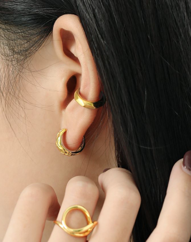 RUTH Matte Gold Vermeil Ear Cuff
