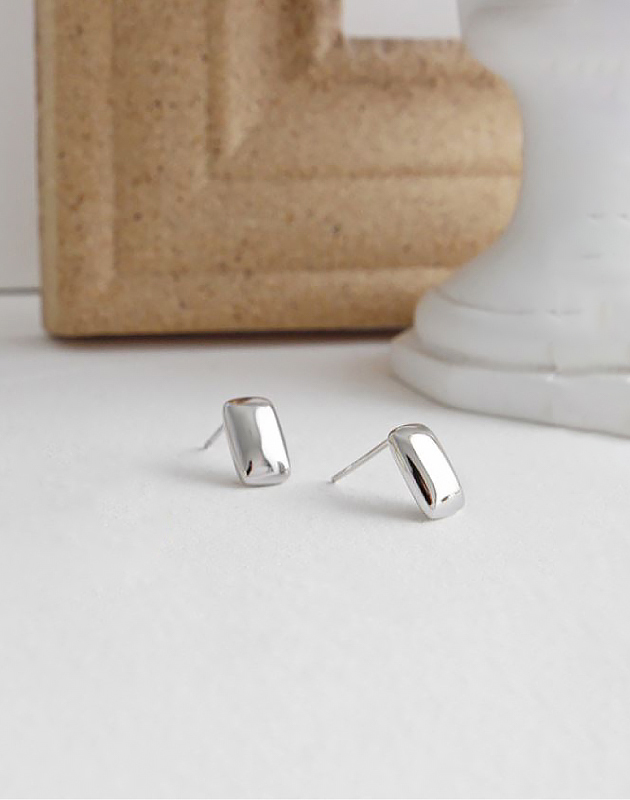 IDA Sterling Silver Stud Earrings