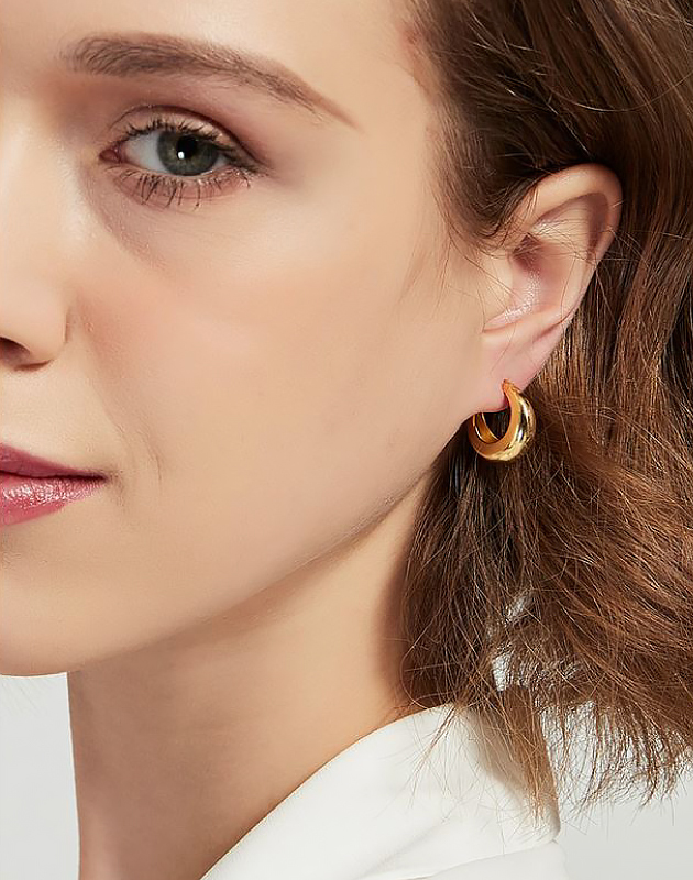 CLARA Gold Vermeil Hoop Earrings