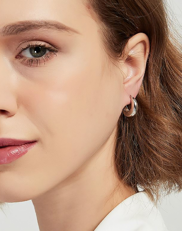 CLARA Sterling Silver Hoop Earrings