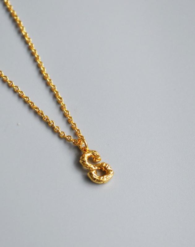 ALPHABET Necklace | Letter S