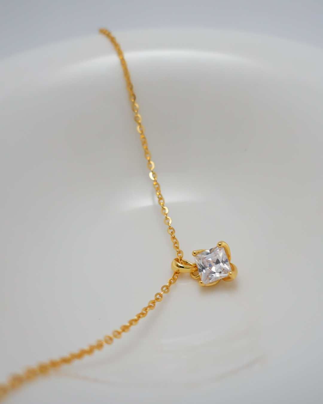 MEGHAN Gold Vermeil Necklace MEGHAN Gold Vermeil Necklace