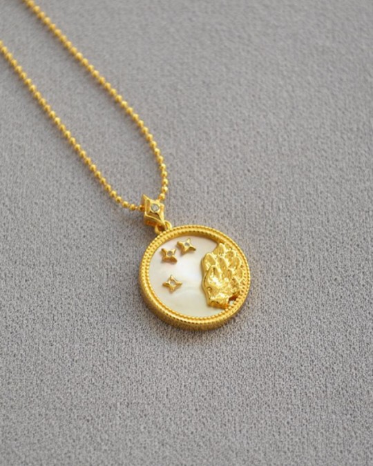LEO Zodiac Nacre Button Necklace