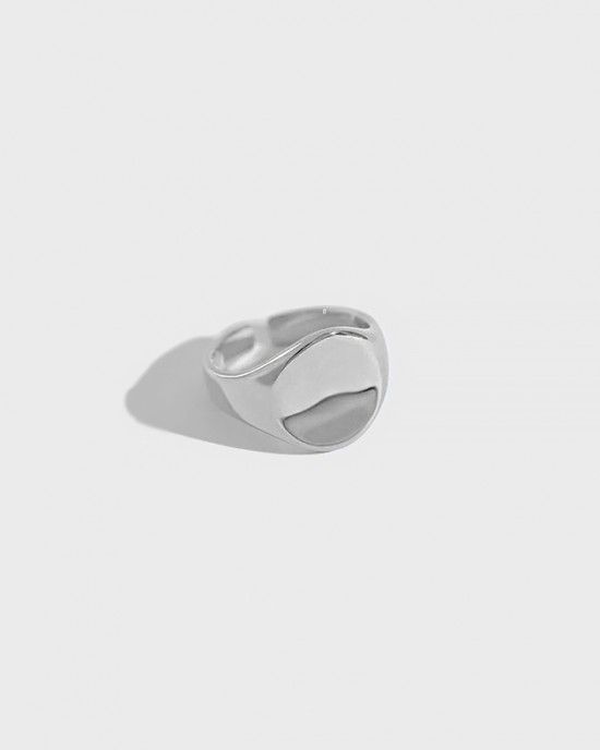 MAUD Sterling Silver Signet Ring 
