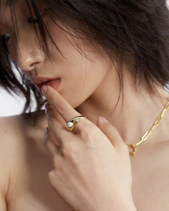 YULIA Gold Pearl Demi Signet Ring 